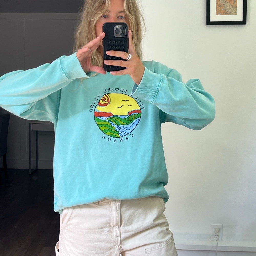 Retro PEI crewneck sweater
